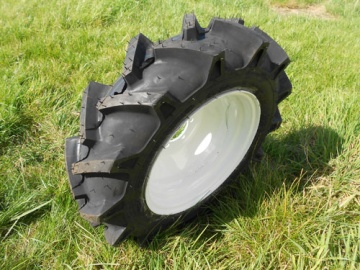 Landbouwraad 14" - wit - Kubota : GT3, GT5, GT8, L1-20, L1-22, L1-215, L1-225, L1500, L1501, L1511, L1801, L1802, L2000, L2002, L2201, LSerie, X20, X24
