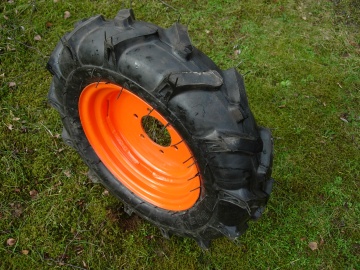 AP - zonder raadnaaf - 6 gaten - afmetingen van de velg: D=90 mm - I=120 mm - d=13 mm - 5.00-12TT - 10 PR - Max. belasting 380Kg