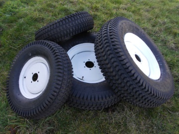 Kit witte grasraden 12-18" - Iseki : TU150, TU155, TU157, TU160, TU165, TU167, TU1500, TU1600, TX, TX155, TX1500, TX1510, TX2160
Kubota : A-175, A-195, Aste, B1-15, B1-16, GB15, GB16(F)
Yanmar : YM1510
