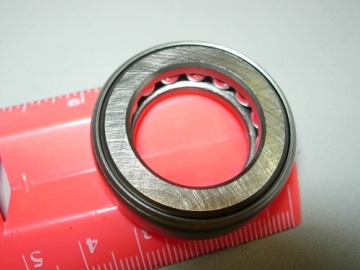 Druklager vooras- OE-! Belangrijk : let op de richting van de plaatsing.