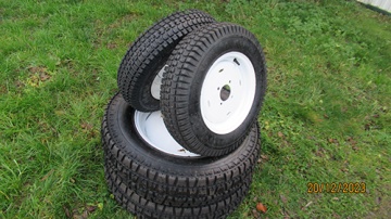 Kit witte grasraden 12-18"-smalle banden achter - Hinomoto : C174
Iseki : Sial/Hunter 16s, Sial/Hunter 20s, TF15, TM, TM15, TM17, TM217, TM3200, TU150, TU155, TU157, TU160, TU165, TU167, TU1500, TU1600, TU PP, TX155, TX1500, TX1510, TX2160
Kubota : A175, A195, Aste, B1-15, B1-16, B72, B1500, B1502, GB15, GB16(F), GB150, GB155, GB170, GB175
Massey Ferguson : MF1215, MF1220, MF1225
Yanmar : A116, YM1510
Zen-Noh : ZB1500, ZB1502
